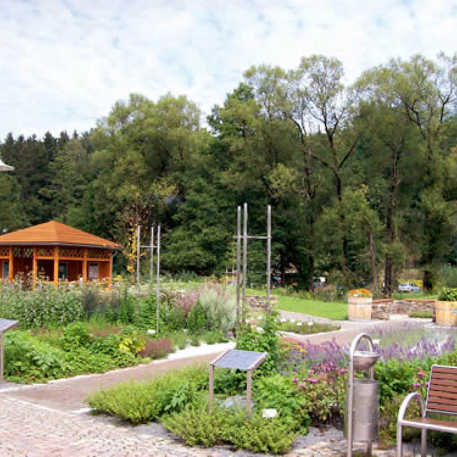 Thermalbad Wiesenbad Kräutergarten im Kurpark