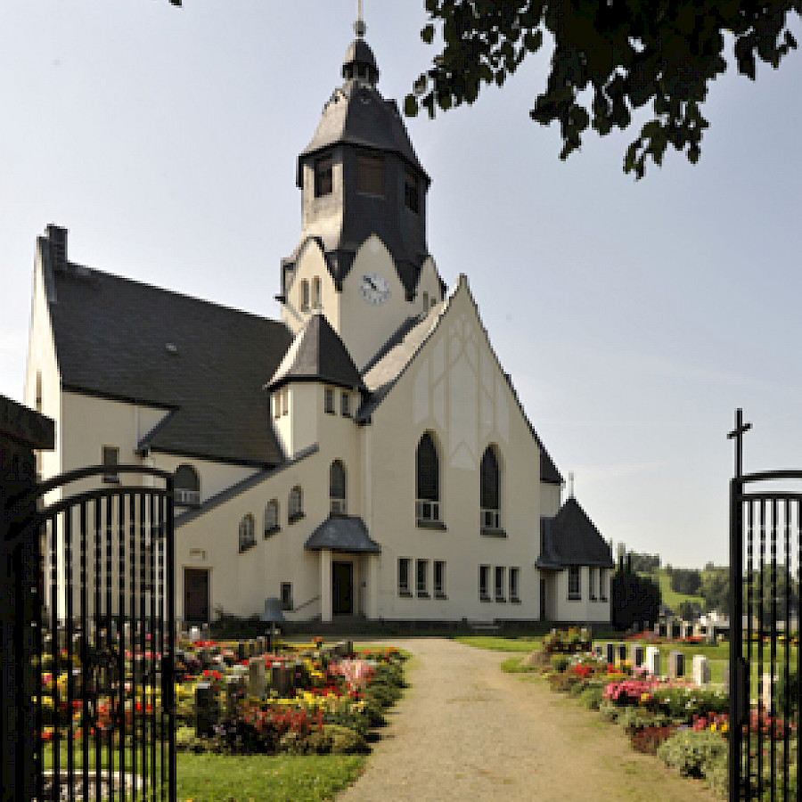 Wiesa St.-Trinitatis-Kirche