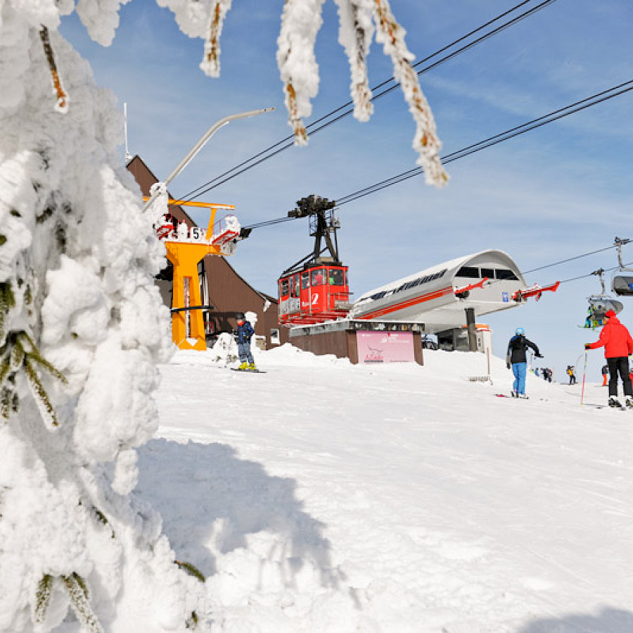 Kurort Oberwiesenthal, Bergstation der Schwebebahn im Winter