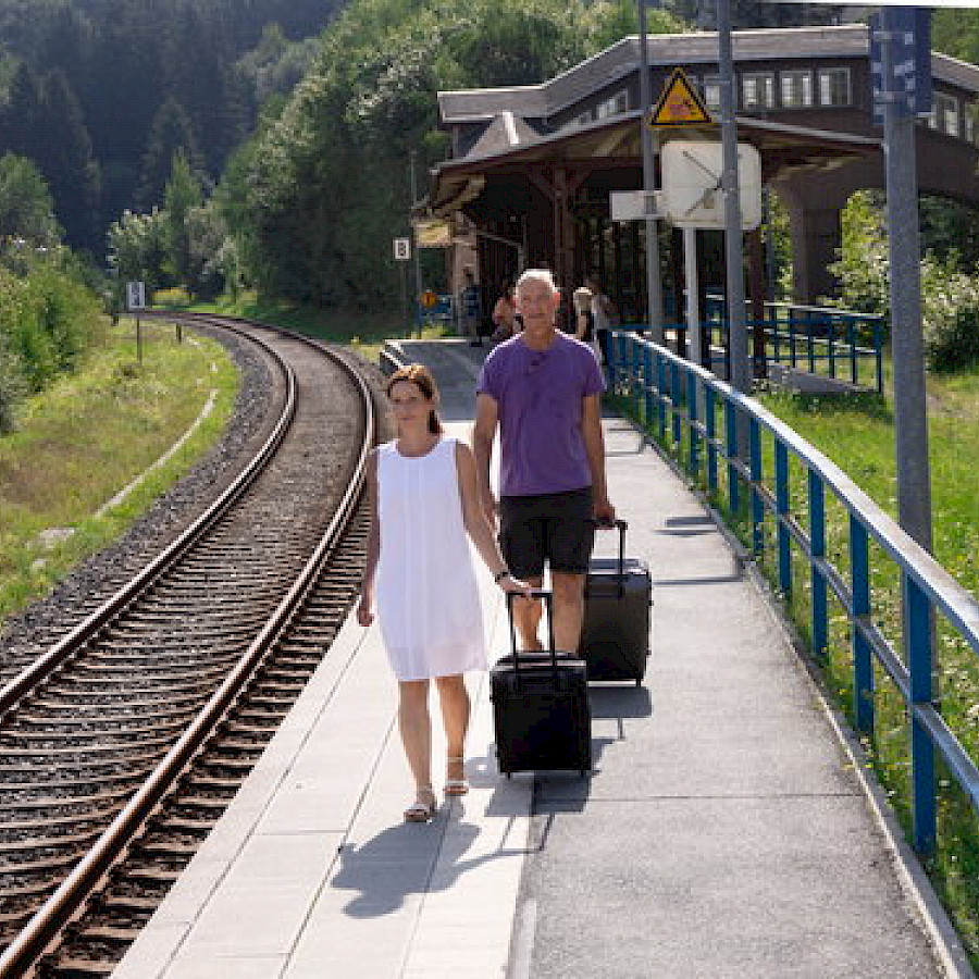 Thermalbad Wiesenbad, Ankunft