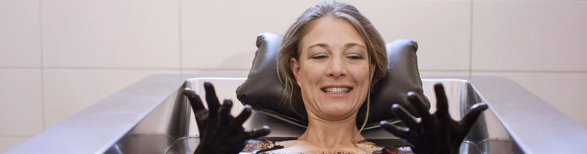 Bad Elster, Mooranwendung im Albert Bad, ®Fouad Vollmer Werbeagentur