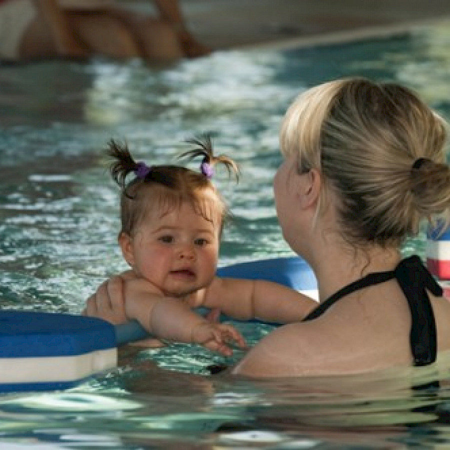 Bad Lausick, Babyschwimmen im Freizeitbad Riff