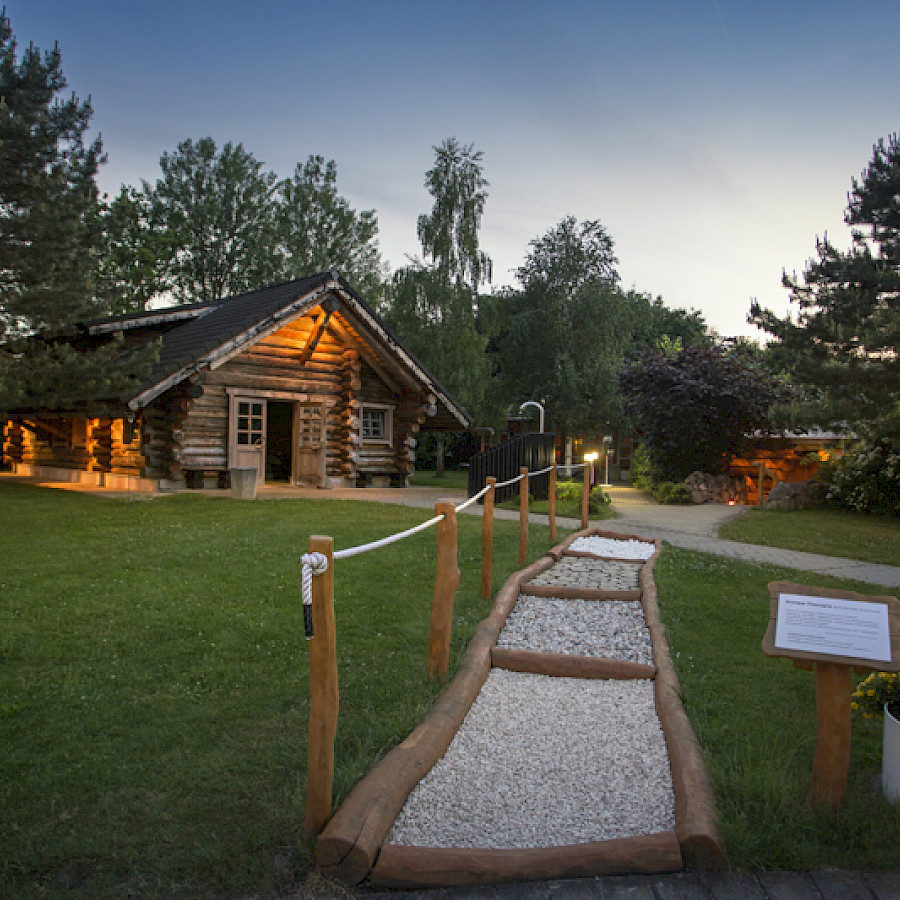 Bad Lausick Riff, Barfußpfad im Saunagarten des Freizeitbad Riff